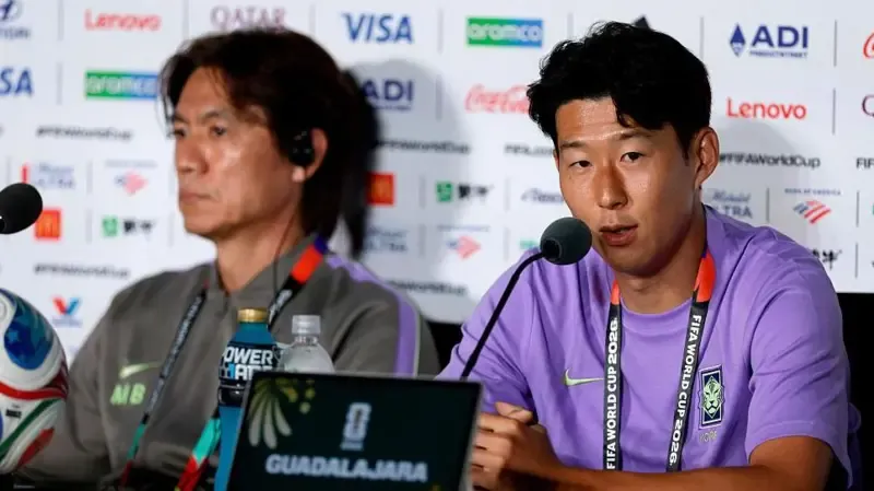 Hong Myung-bo and Heung-Min Son
