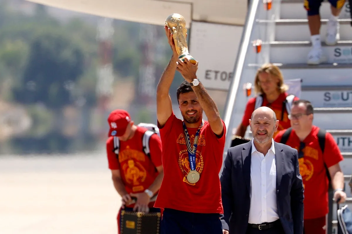 Spain arrive home to parade World Cup as Argentina left in disgrace - live reaction