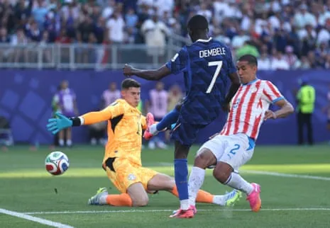 Ousmane Dembele shoots wide after a quick corner
